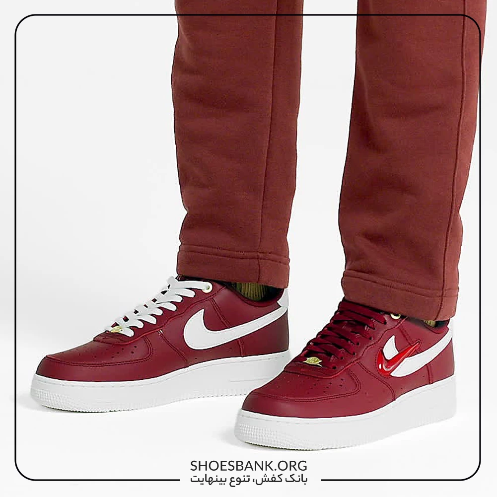 Nike Air Force 1 یک کفش بسکتبال کلاسیک است که از دهه 1980 رایج بوده.